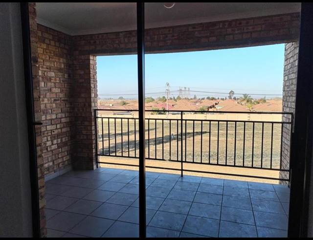 2 BEDROOM PROPERTY TO RENT IN ALBERTSDAL