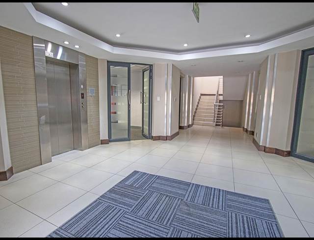 10,000M² OFFICE TO LET IN SANDOWN