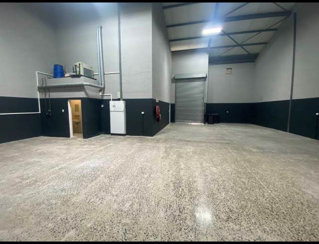 302M² WAREHOUSE TO LET IN STIKLAND INDUSTRIAL