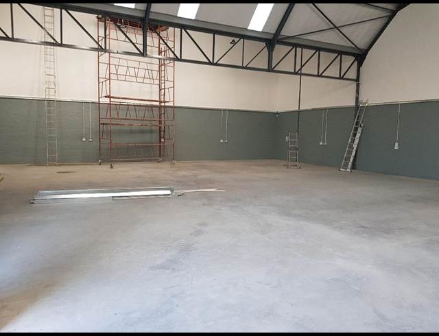 349M² FACTORY TO LET IN STIKLAND
