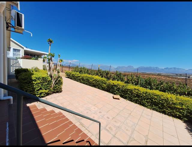 2 bed property to rent in LANGERUG