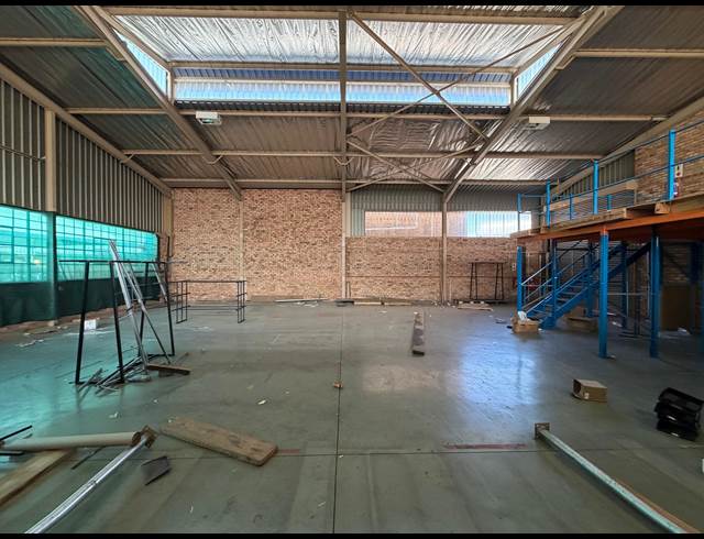 450M² WAREHOUSE TO LET IN HALFWAY HOUSE