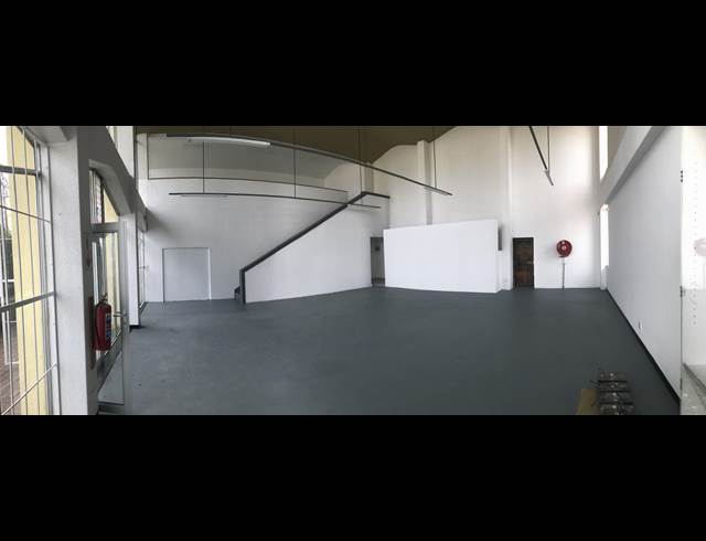175M² SHOWROOM RENTED IN FERNDALE