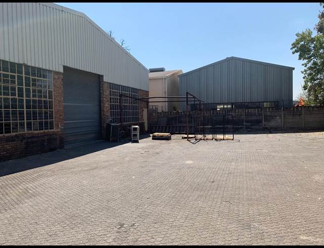 970M² WAREHOUSE TO LET IN KEW