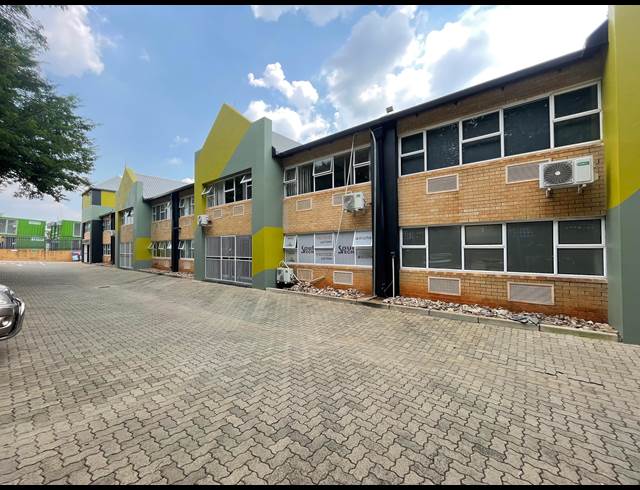 555M² WAREHOUSE TO LET IN RANDJESPARK