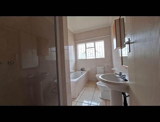 3 BEDROOM TOWNHOUSE TO LET IN IRENE PARK