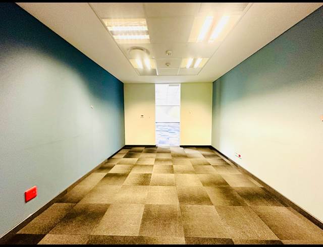 2,612M² OFFICE TO LET IN BRYANSTON