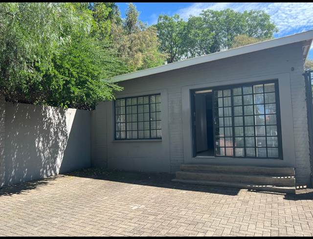 120M² OFFICE TO LET IN ARBORETUM