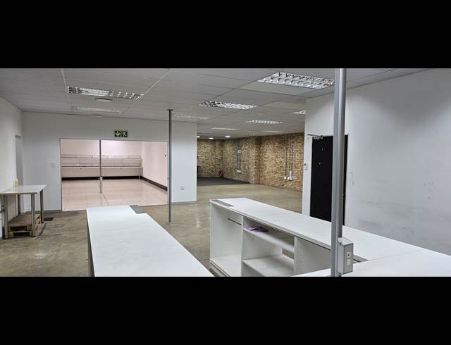 531M² WAREHOUSE TO LET IN NORTH RIDING