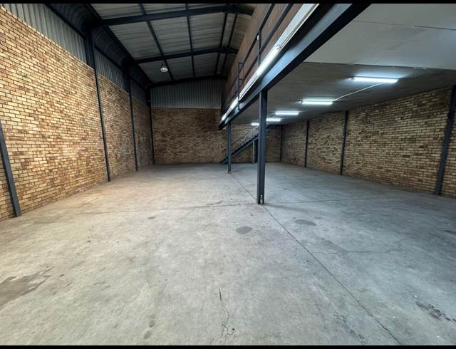 385M² WAREHOUSE TO LET IN CROWN