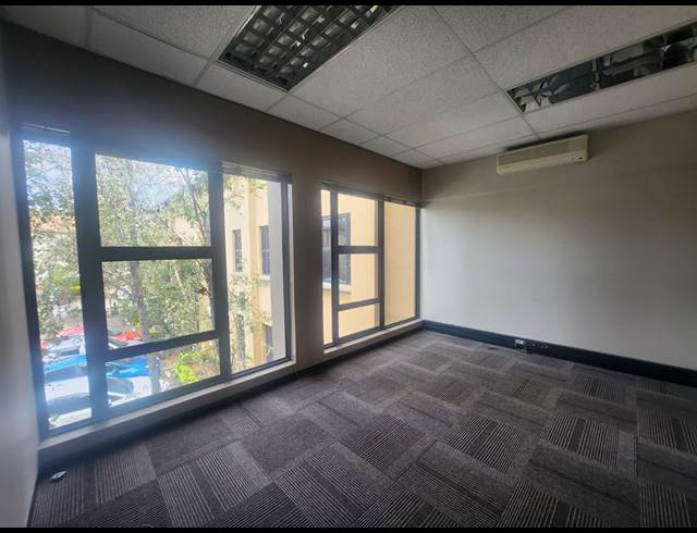 172M² OFFICE TO LET IN NOORDWYK