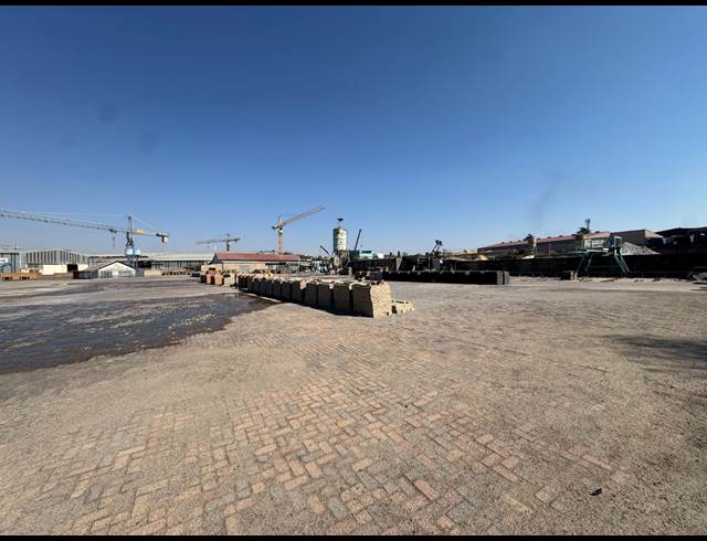 22,490M² INDUSTRIAL YARD TO LET IN CHAMDOR
