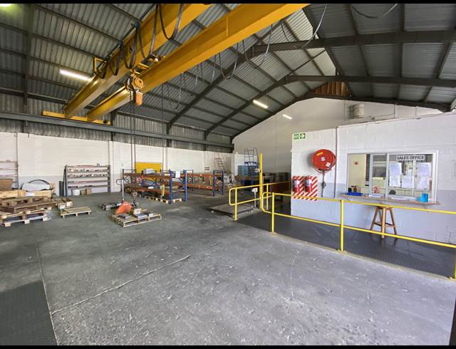 265M² WAREHOUSE RENTED IN EPPING INDUSTRIAL