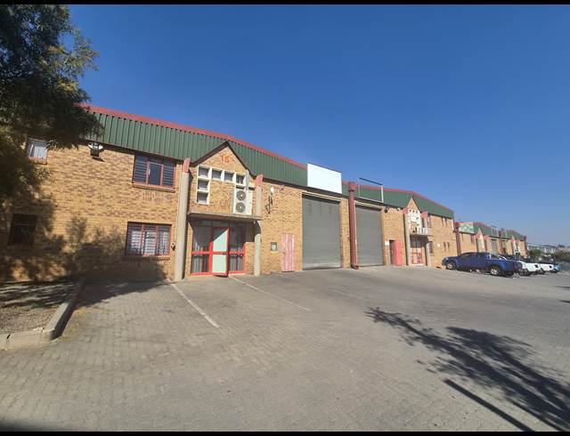 537M² OFFICE TO LET IN SAMRAND BUSINESS PARK