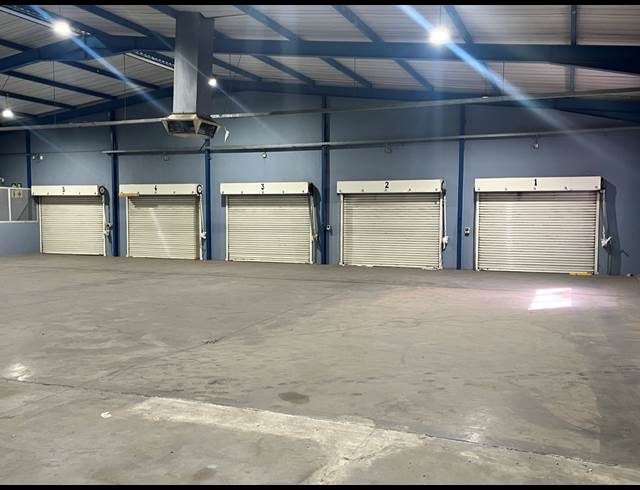 1,182M² WAREHOUSE TO LET IN FOUNDERS HILL