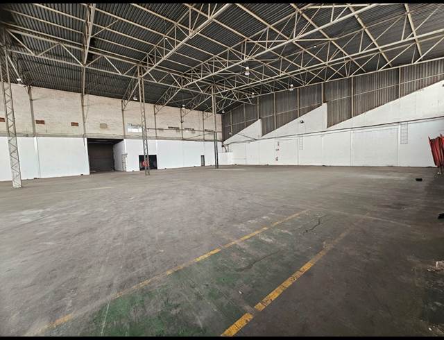 1,700M² WAREHOUSE TO LET IN NEW ERA
