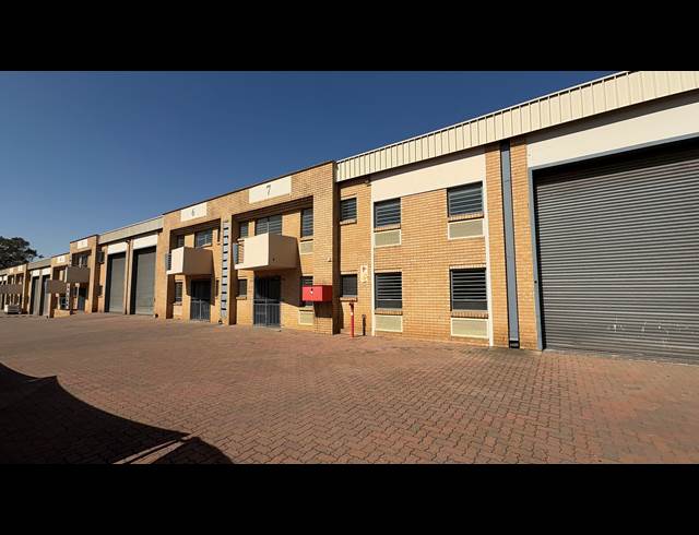 566.10M² WAREHOUSE TO LET IN DRIEHOEK