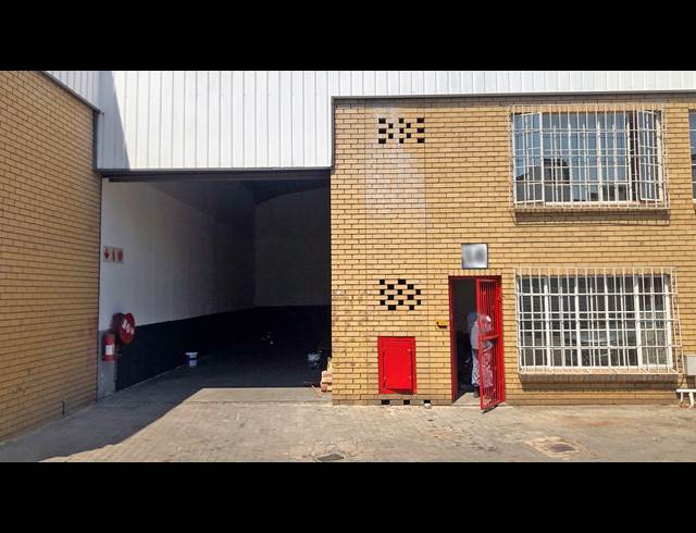 173M² FACTORY TO LET IN JET PARK