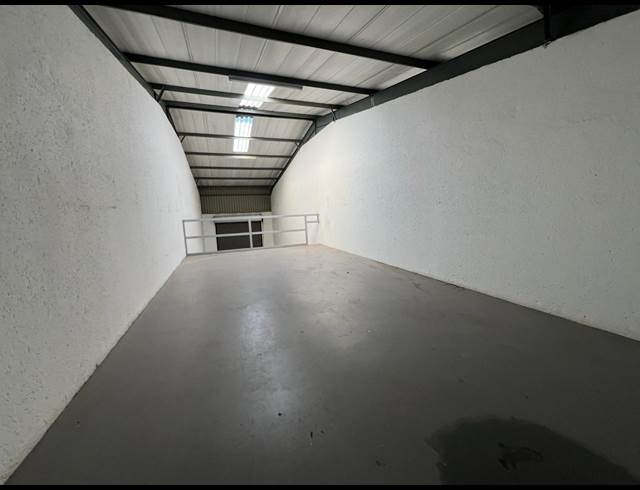 225M² WAREHOUSE TO LET IN MULDERSDRIFT