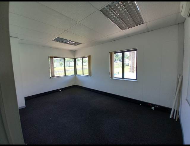 279M² OFFICE TO LET IN BRYANSTON