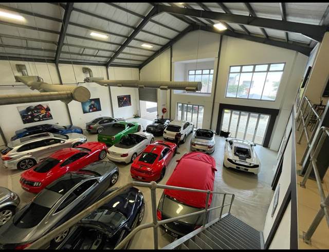 435M² WAREHOUSE TO LET IN PAARDEN EILAND