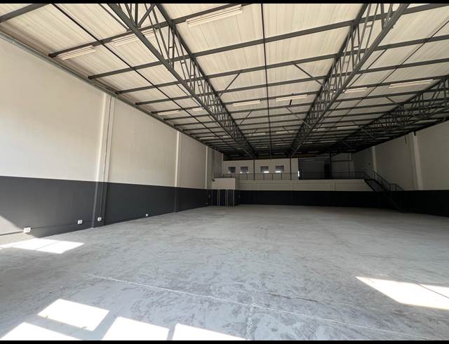 679M² WAREHOUSE TO LET IN LASER PARK