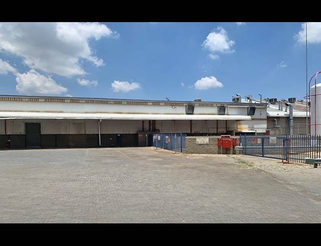 11,500M² WAREHOUSE TO LET IN HALFWAY HOUSE