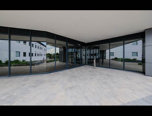 430M² OFFICE TO LET IN VORNA VALLEY