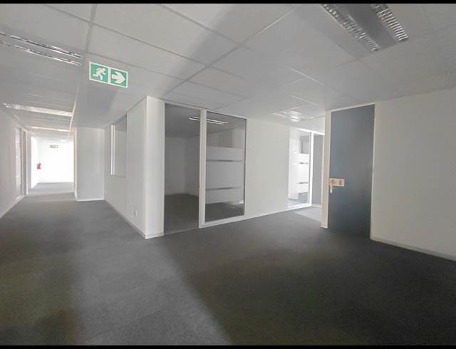 469M² OFFICE TO LET IN BRYANSTON