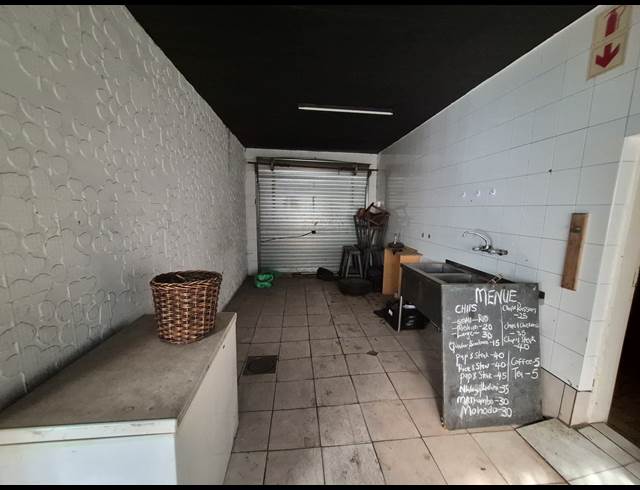 300M² WAREHOUSE TO LET IN DENVER