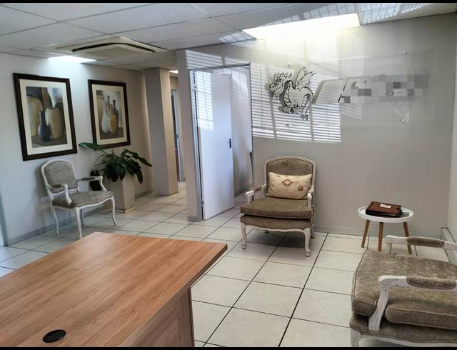 120M² OFFICE RENTED IN DURBANVILLE CENTRAL