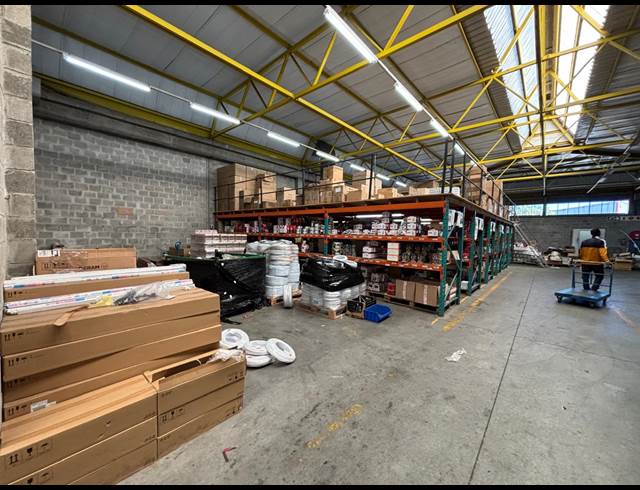 1,951M² FACTORY TO LET IN MAITLAND