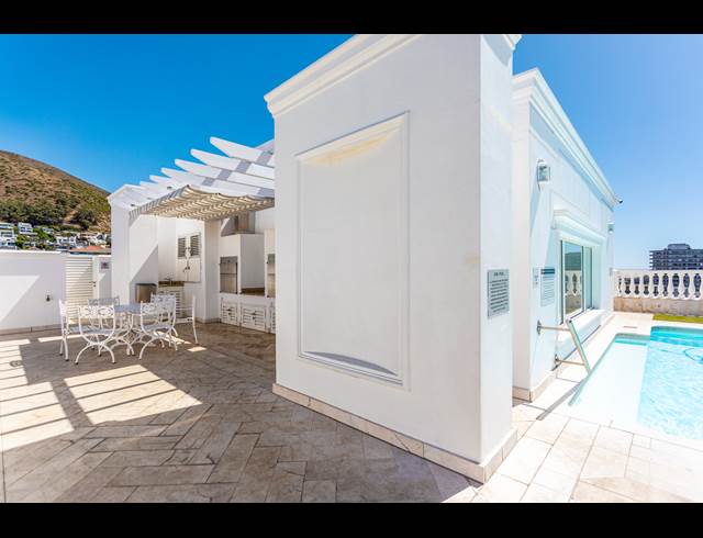 2 BEDROOM APARTMENT TO LET IN SEA POINT