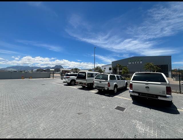 500M² WAREHOUSE TO LET IN FIRGROVE