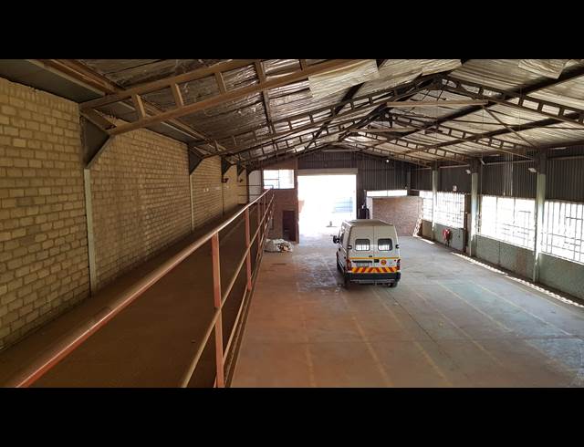 500M² FACTORY TO LET IN ANDERBOLT