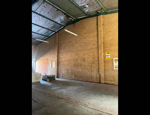 INDUSTRIAL PROPERTY TO RENT IN MAFIKENG CBD