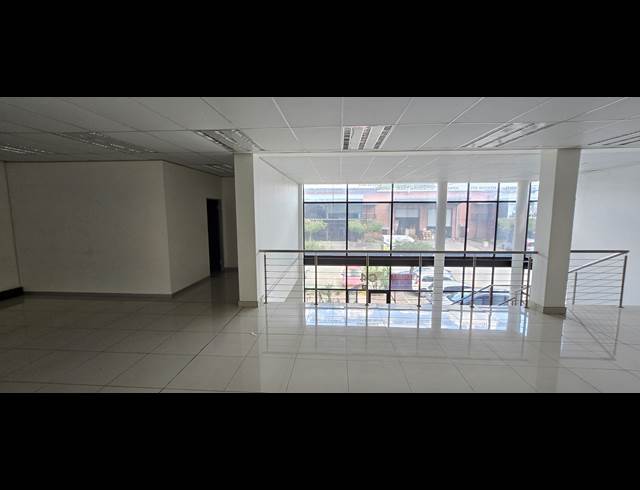 531M² SHOWROOM TO LET IN NORTH RIDING