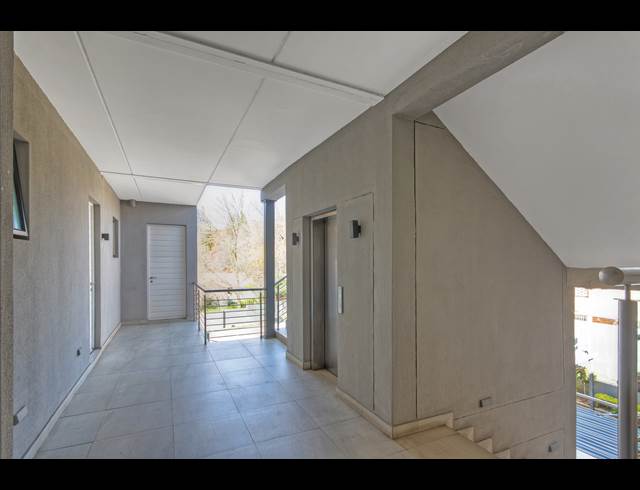 2 BEDROOM APARTMENT TO LET IN PARKMORE