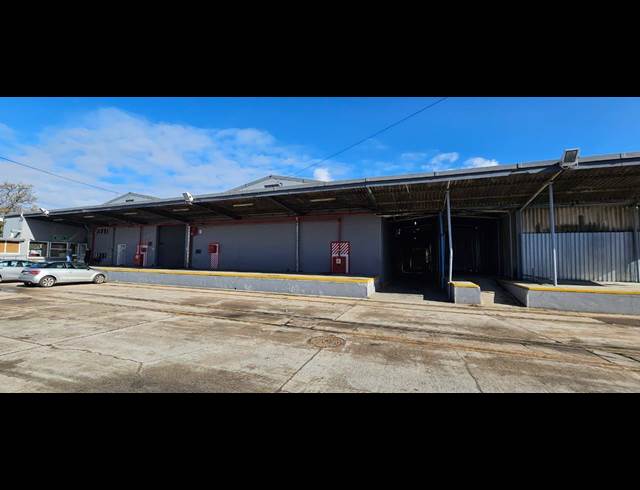 745M² WAREHOUSE TO LET IN PAARL CENTRAL