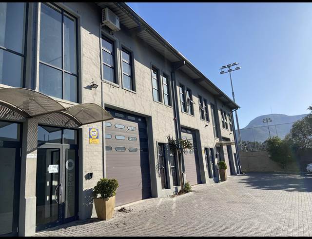 226M² WAREHOUSE TO LET IN WESTLAKE