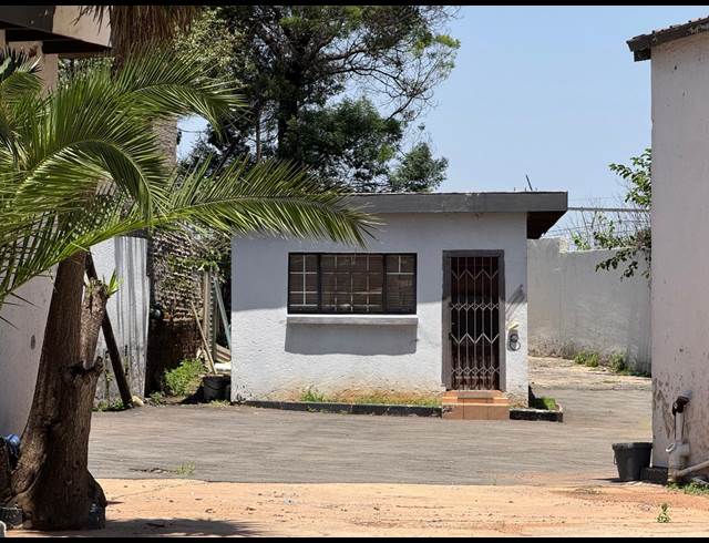 360M² WAREHOUSE TO LET IN INDUSTRIA NORTH