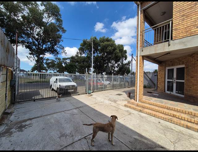 300M² WAREHOUSE TO LET IN BEACONVALE
