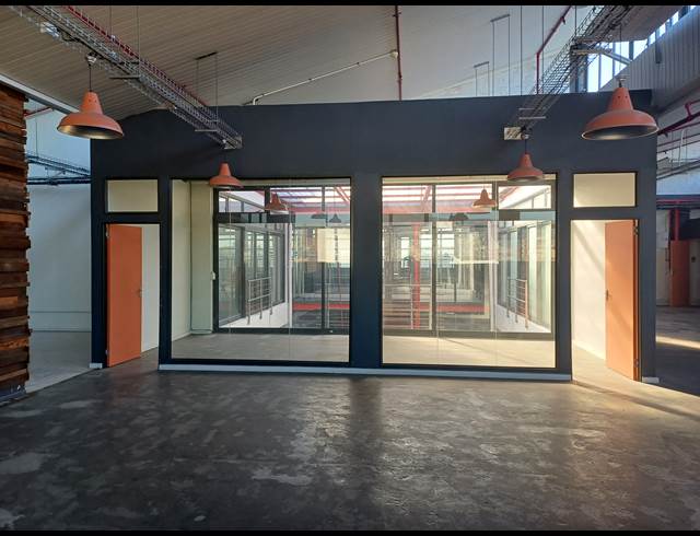 510M² OFFICE TO LET IN WOODSTOCK
