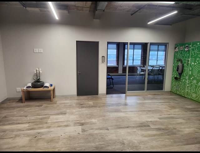 1,211M² OFFICE TO LET IN DE WATERKANT