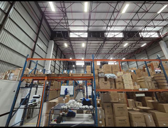 1,697M² WAREHOUSE TO LET IN AIRPORT INDUSTRIA