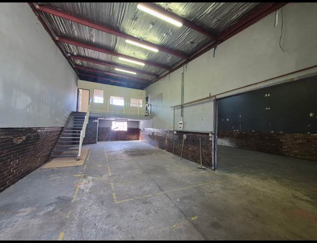 250M² WAREHOUSE TO LET IN ALRODE SOUTH