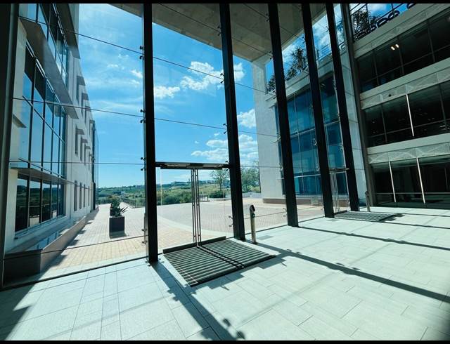 2,000M² OFFICE TO LET IN WATERFALL