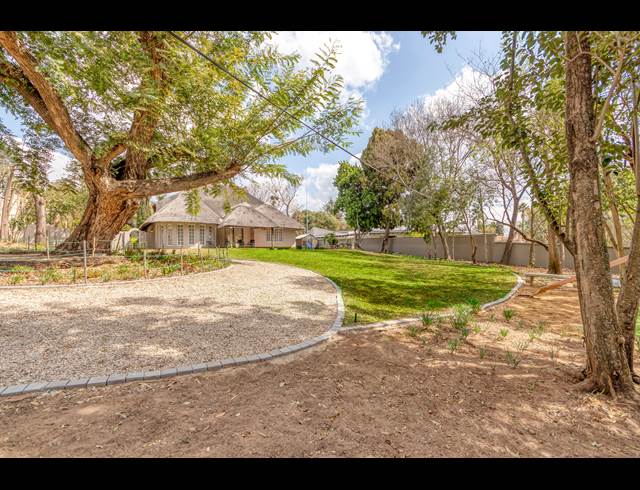 3 BEDROOM FREEHOLD RENTED IN GALLO MANOR