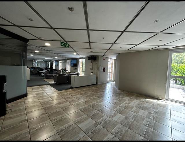 390M² WAREHOUSE TO LET IN WYNBERG