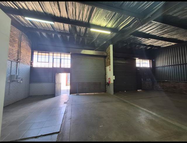 220M² WAREHOUSE TO LET IN ALRODE SOUTH